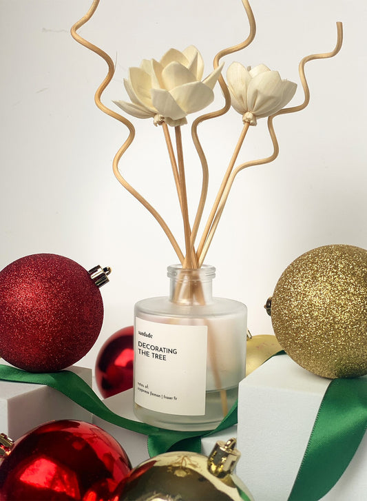 Decorating the Tree - Reed Diffuser